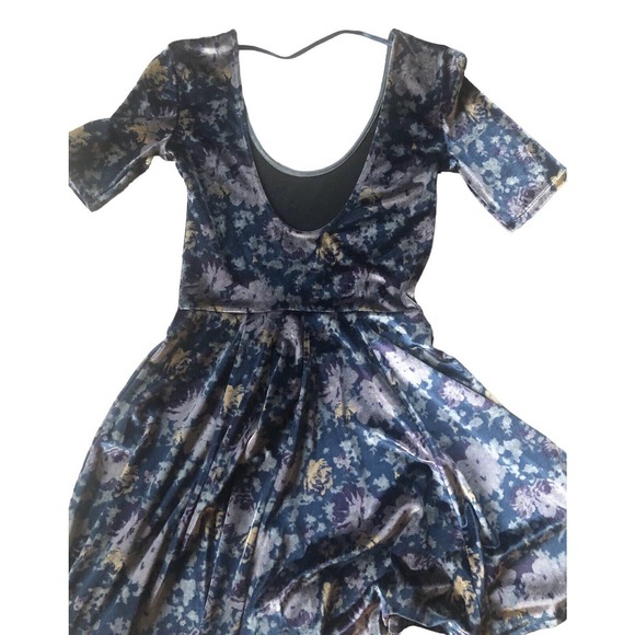 FREE W/PURCH Kimchi Blue Urban Outfitter Blue Floral Velour S-Sleeve Dress Small - Picture 2 of 7